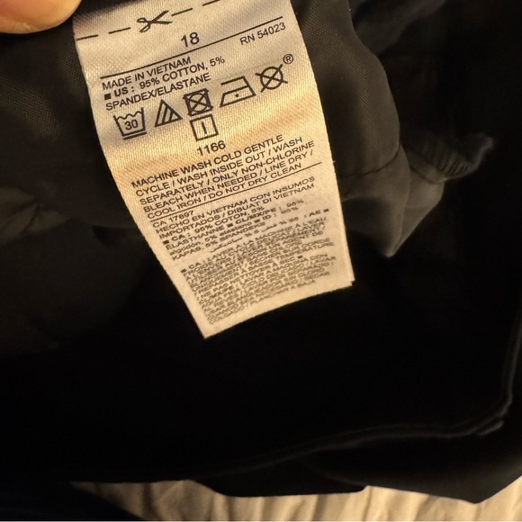 Old Navy Women’s Black Pixie Pants Size 18 - Picture 8 of 11